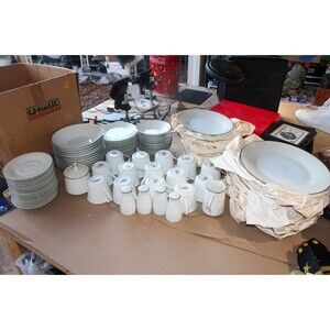 Vintage Noritake Reina #6450 Q 96 piece Set (12 Full Place Setting) Service